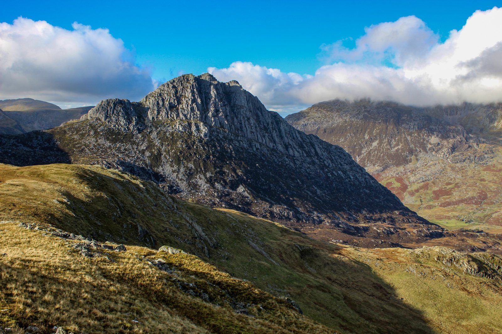 Eryri mountain and valley scenery